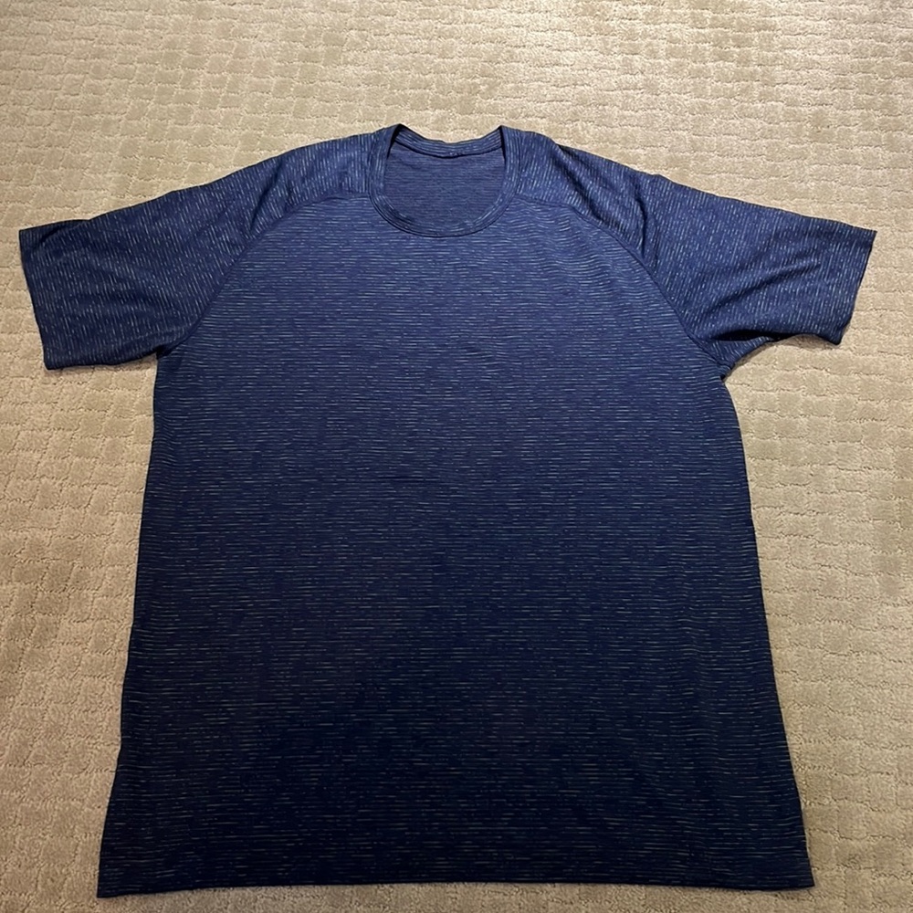 Lululemon men’s vent tech XL slim fit shirt